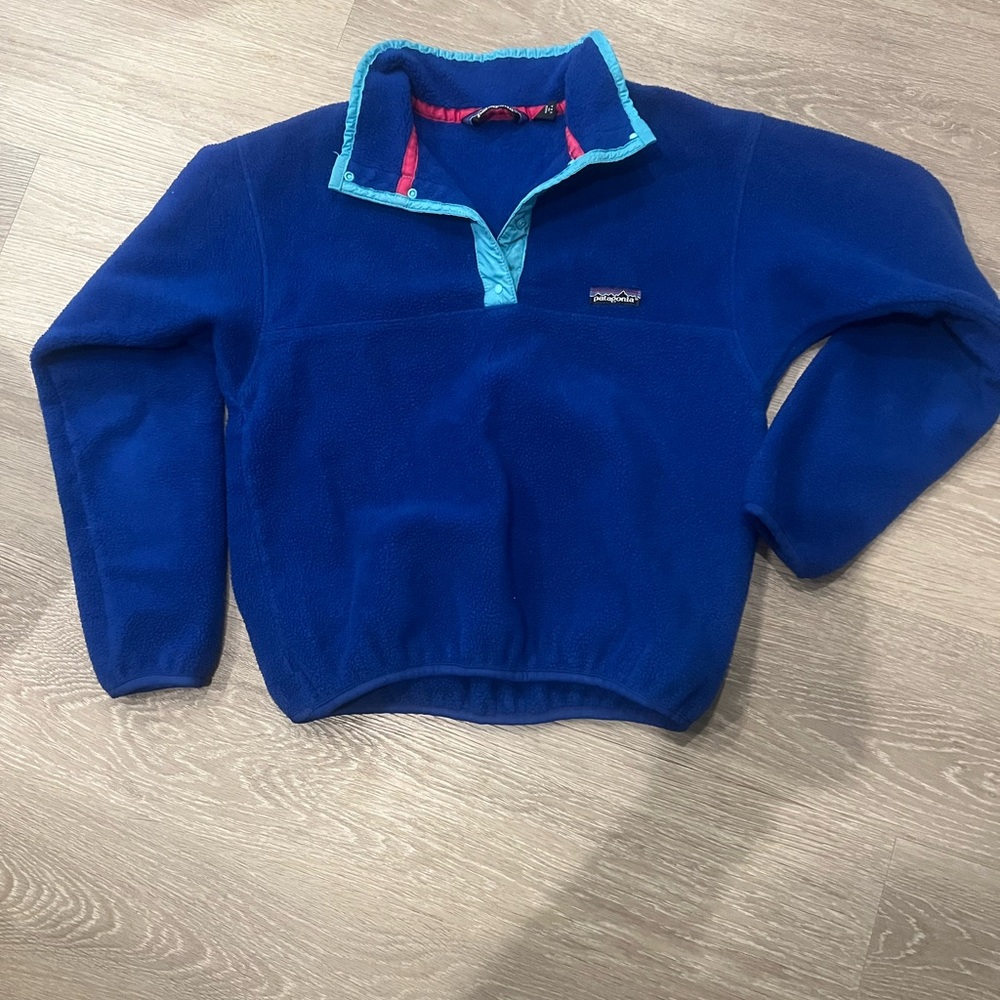 Vintage Patagonia pullover.‎